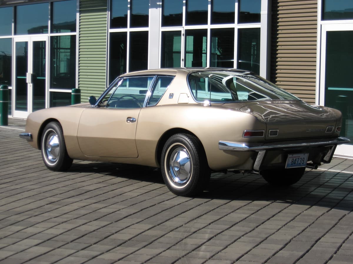 Studebaker Avanti